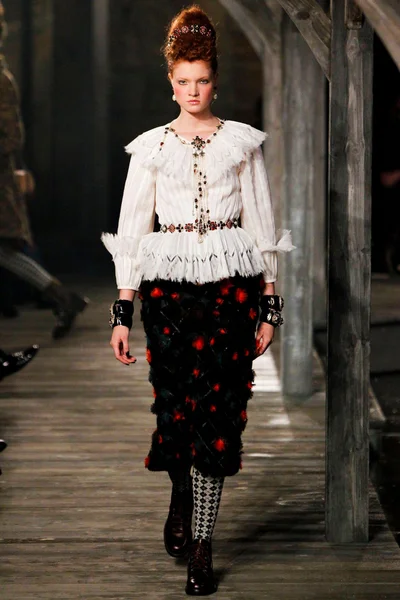 Look 29